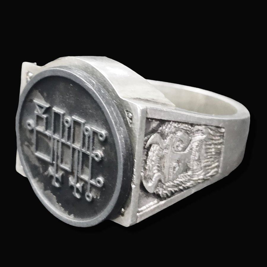 Demon Ring 48 PRESIDENT HAAGENTI 72 Demons Lesser Key of Solomon Goetia In Silver 2.2 cm x 1.8 cm 18 Gr Art 1826 - Bricks Masons