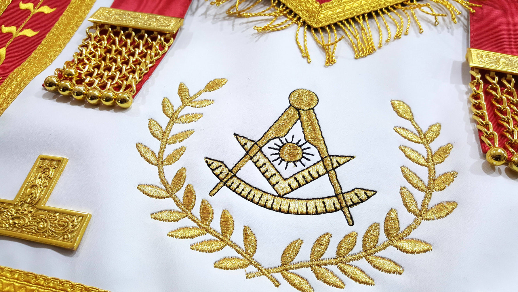 Past Master Blue Lodge Apron - Red Gold Machine Embroidery