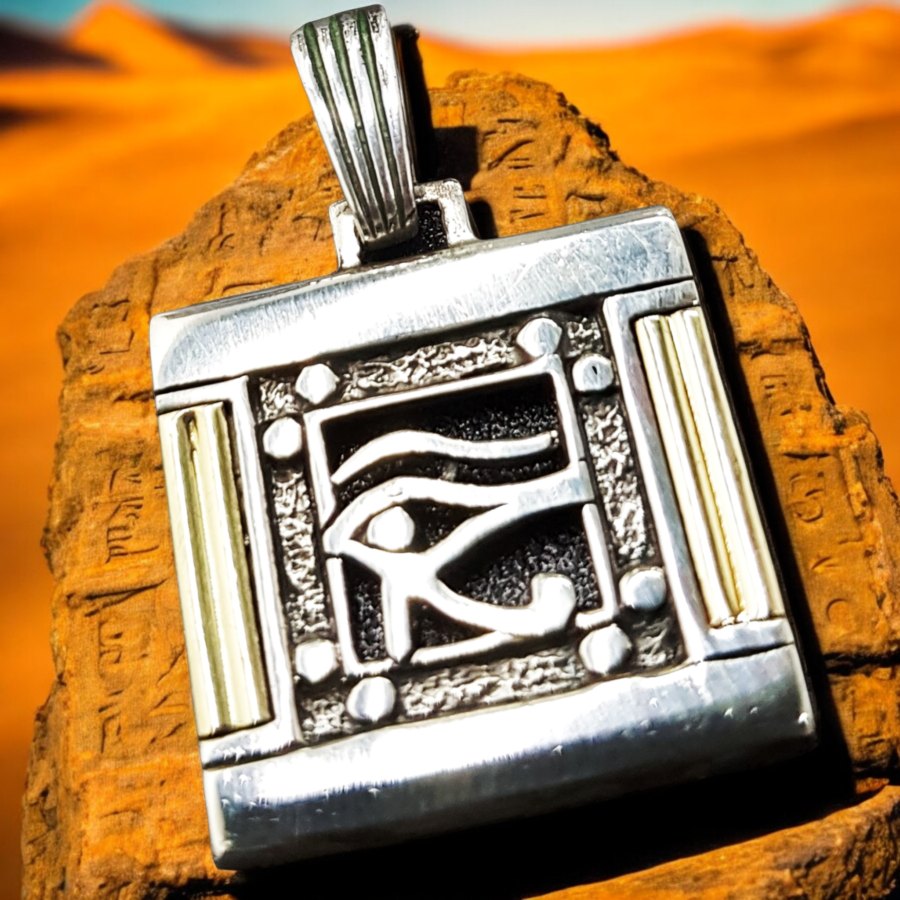 Eye of Horus Pendant in Silver and Gold 3.5 X 2.5 Cm 7 Gr Art 615 - Bricks Masons