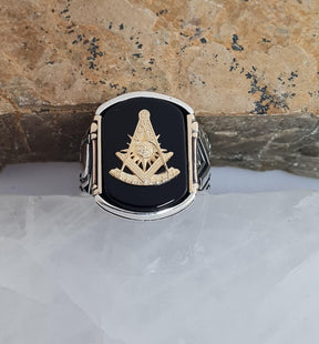 Master Mason Blue Lodge Ring - Onyx, Compass & Square Symbol - Bricks Masons